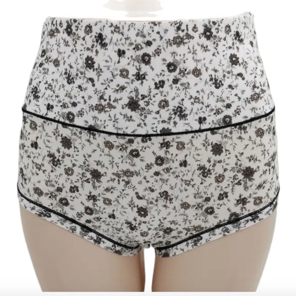 Soft Bamboo Cotton High Rise Panties with little Flowers in Shades of Black - Picture 2 of 5